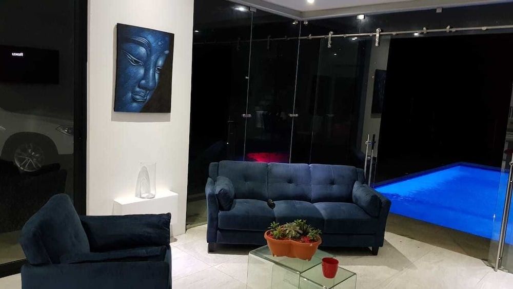 undefined House of Views 8