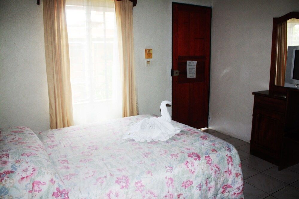 Hotel Arenal Rossi Basic Twin Room, 2 Twin Beds 2