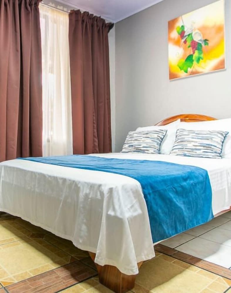 undefined Hotel La Vid 3