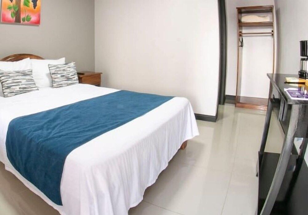 undefined Hotel La Vid 7