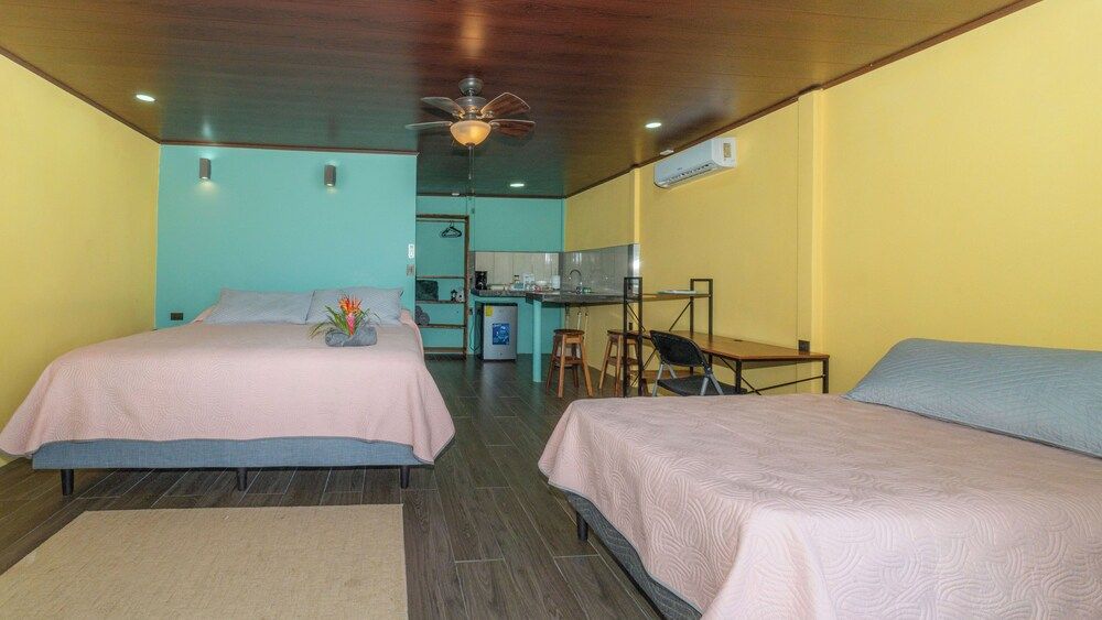 Villas Paradise Superior Triple Room