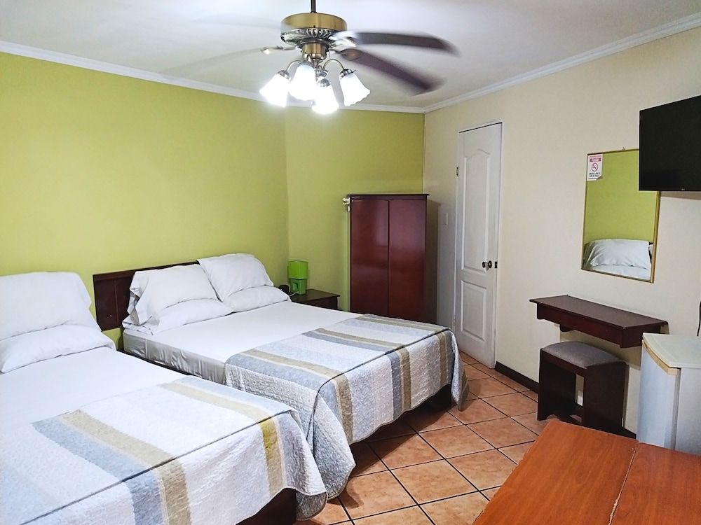 Hotel Puerta del Sol - San Jose Airport