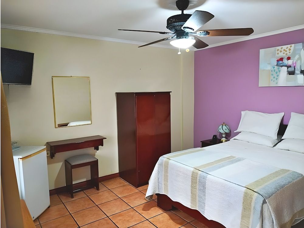 Hotel Puerta del Sol - San Jose Airport Standard Double Room, 1 Double Bed, Non Smoking 3