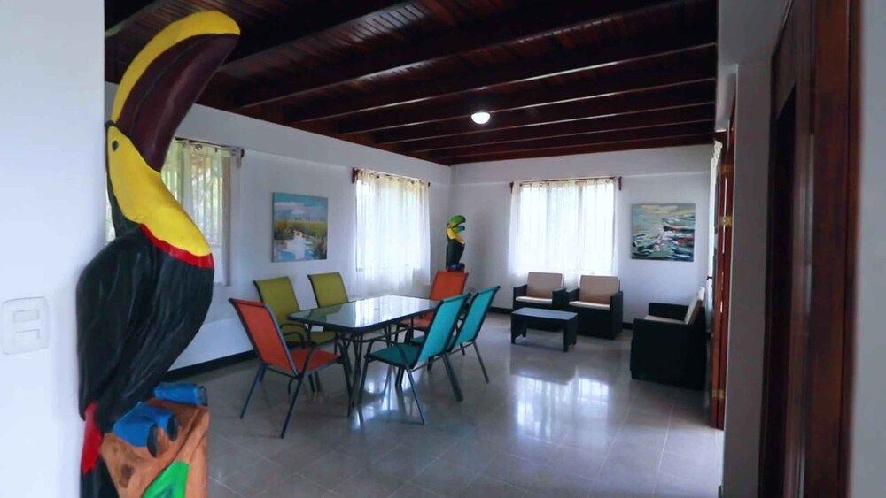 Casa Naranjito Family House 14