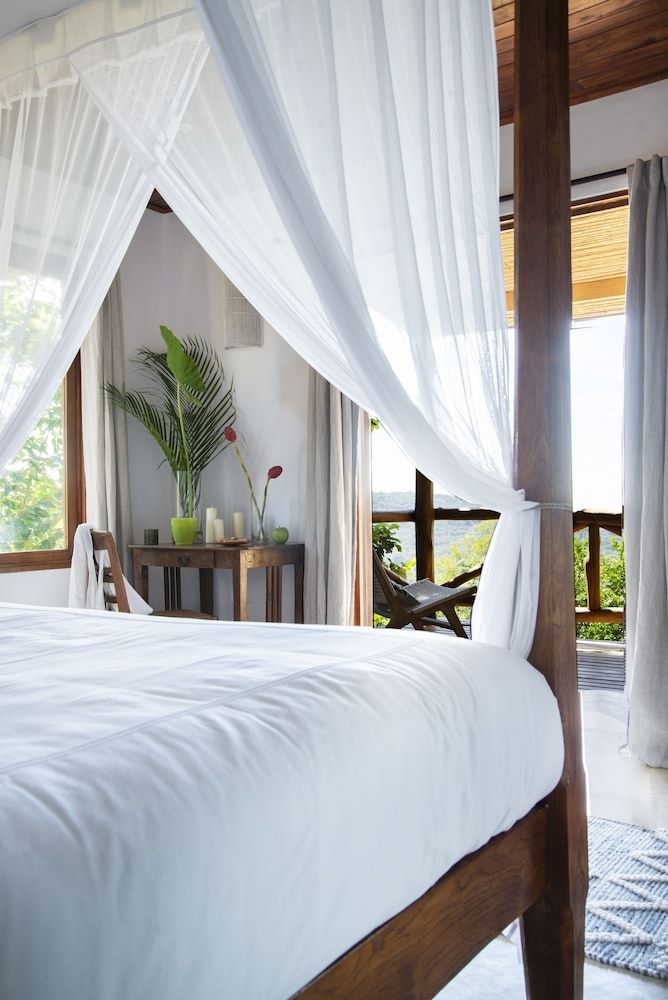 Vista Premium Room with 1 King Bed