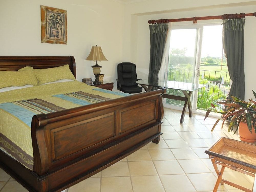 Luxury Condo, 3 Bedrooms, Pool Access, Ocean View