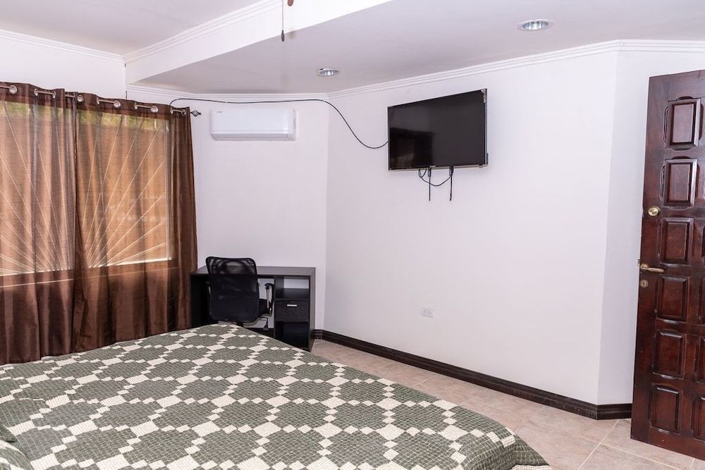 Deluxe House, Multiple Bedrooms, Private Pool