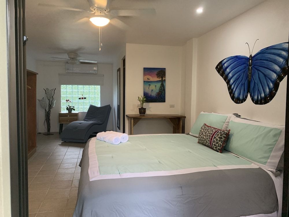 Deluxe Room, 1 King Bed
