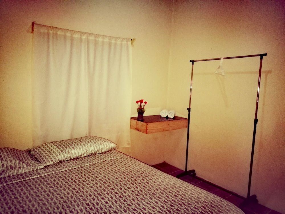 Standard Room, 1 Queen Bed, Shared Bathroom