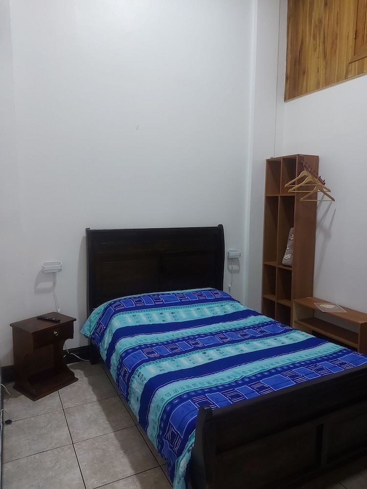 Alisson Hotel & Restaurant Habitacion Seis 2