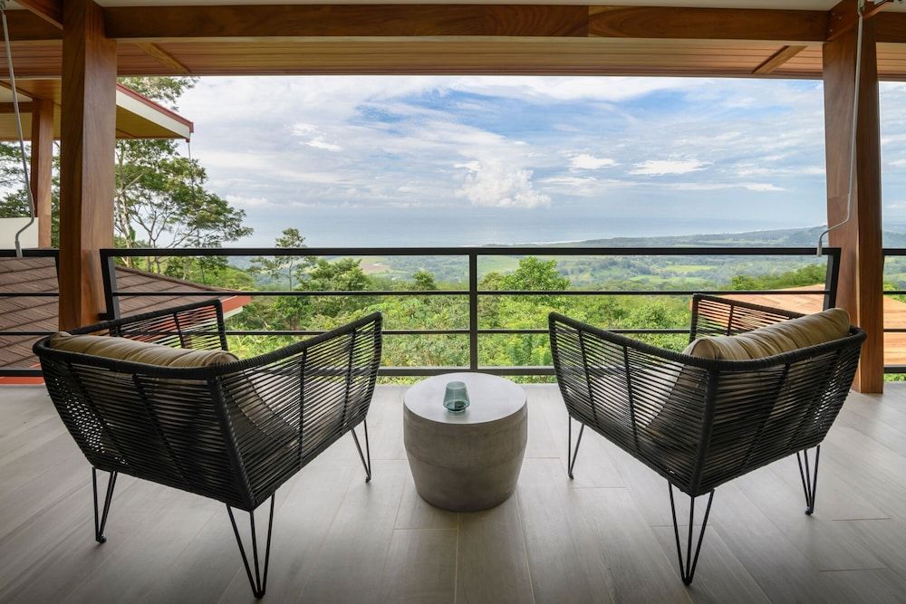 Lapazul Deluxe Double Room Single Use 3