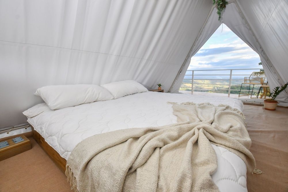 Quimera Hotel Deluxe Tent 4