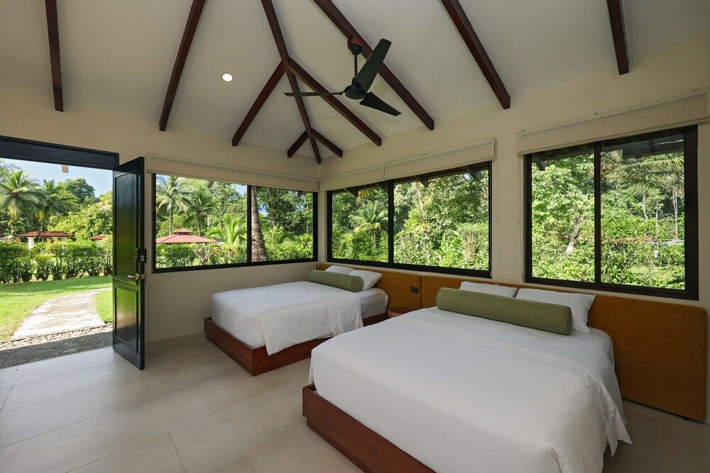 Carate Rainforest Villa