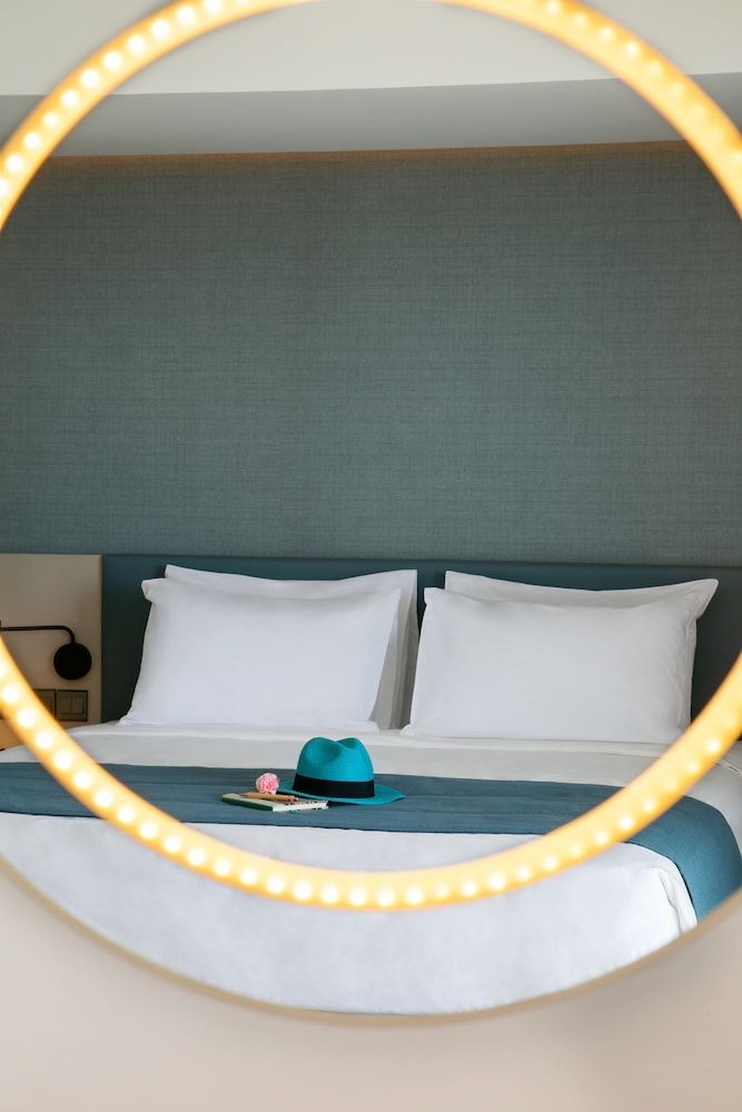 Mercure Larnaca Beach Resort Superior Room, 1 Double Bed, Balcony, Sea View 5