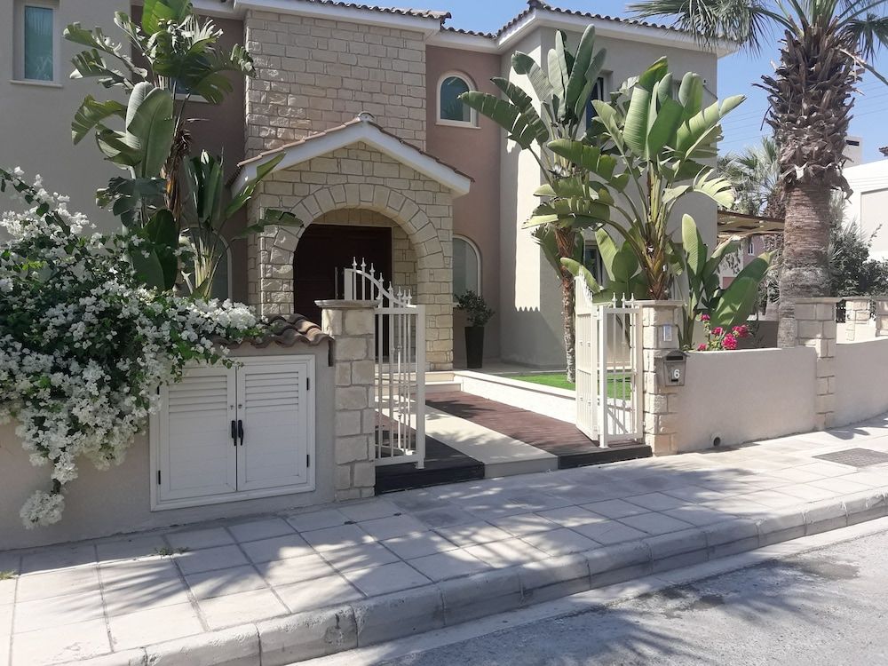 undefined villa kristia 2