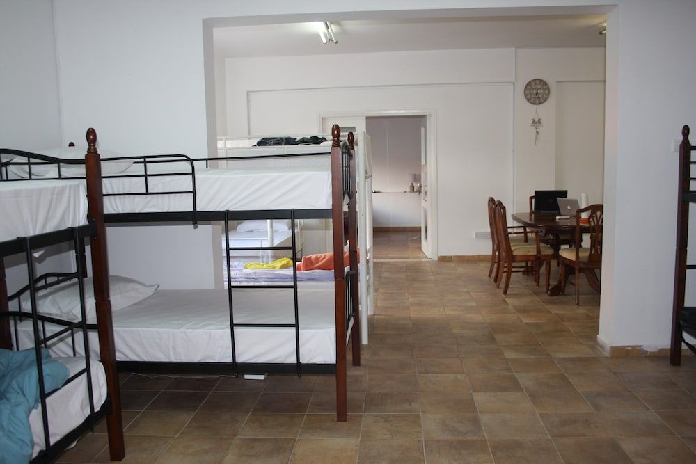 C.A.T Hostel Paphos-Adult only Shared Dormitory, Mixed Dorm, Shared Bathroom 7