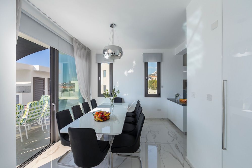 undefined Villa Andromeda Sea Caves 7