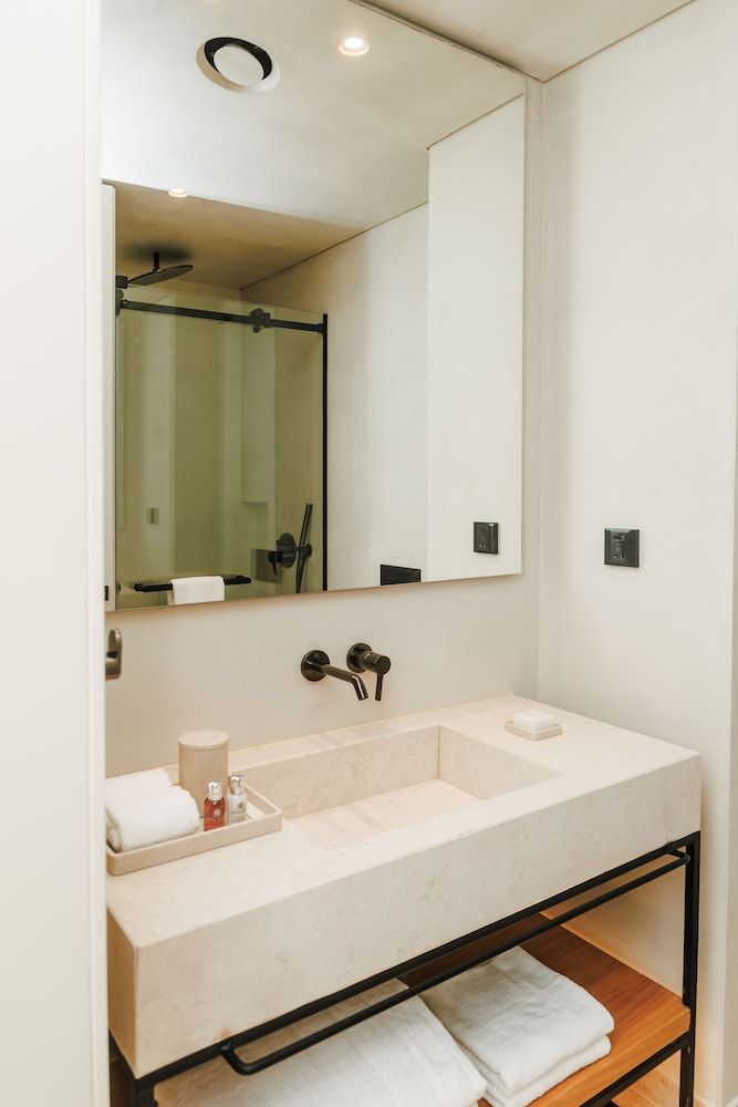 M Boutique Hotel - Designed for Adults Magnolia Superior Room No Balcony 9