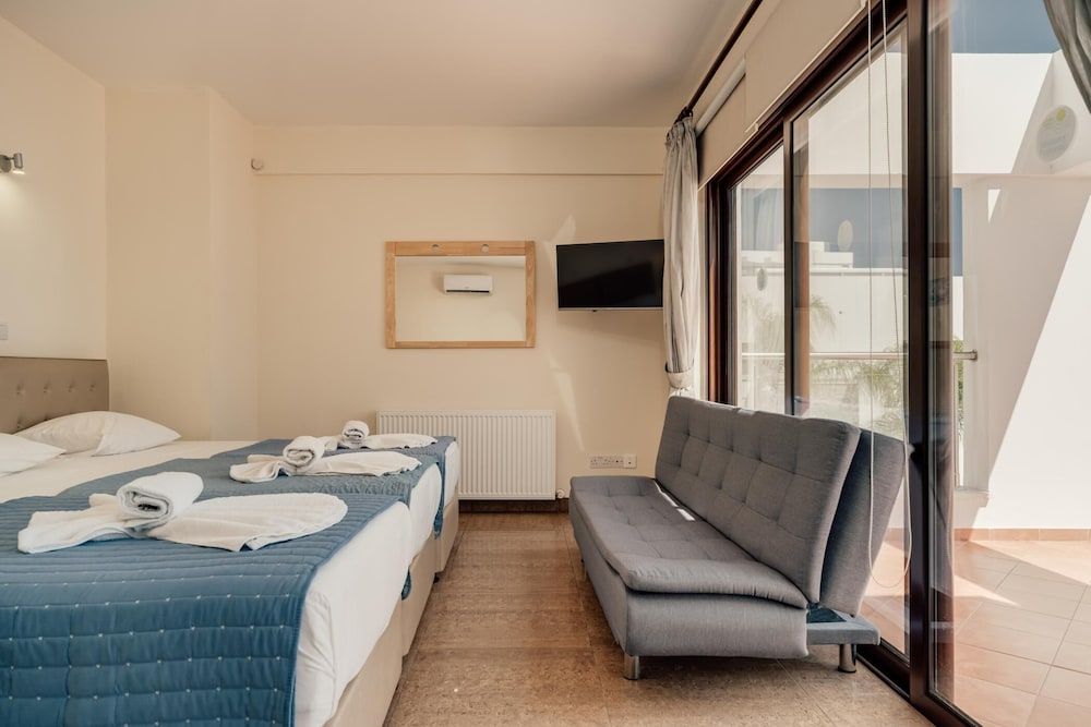 Seafront Protaras Luxury Resort Deluxe Villa (No.10) 2