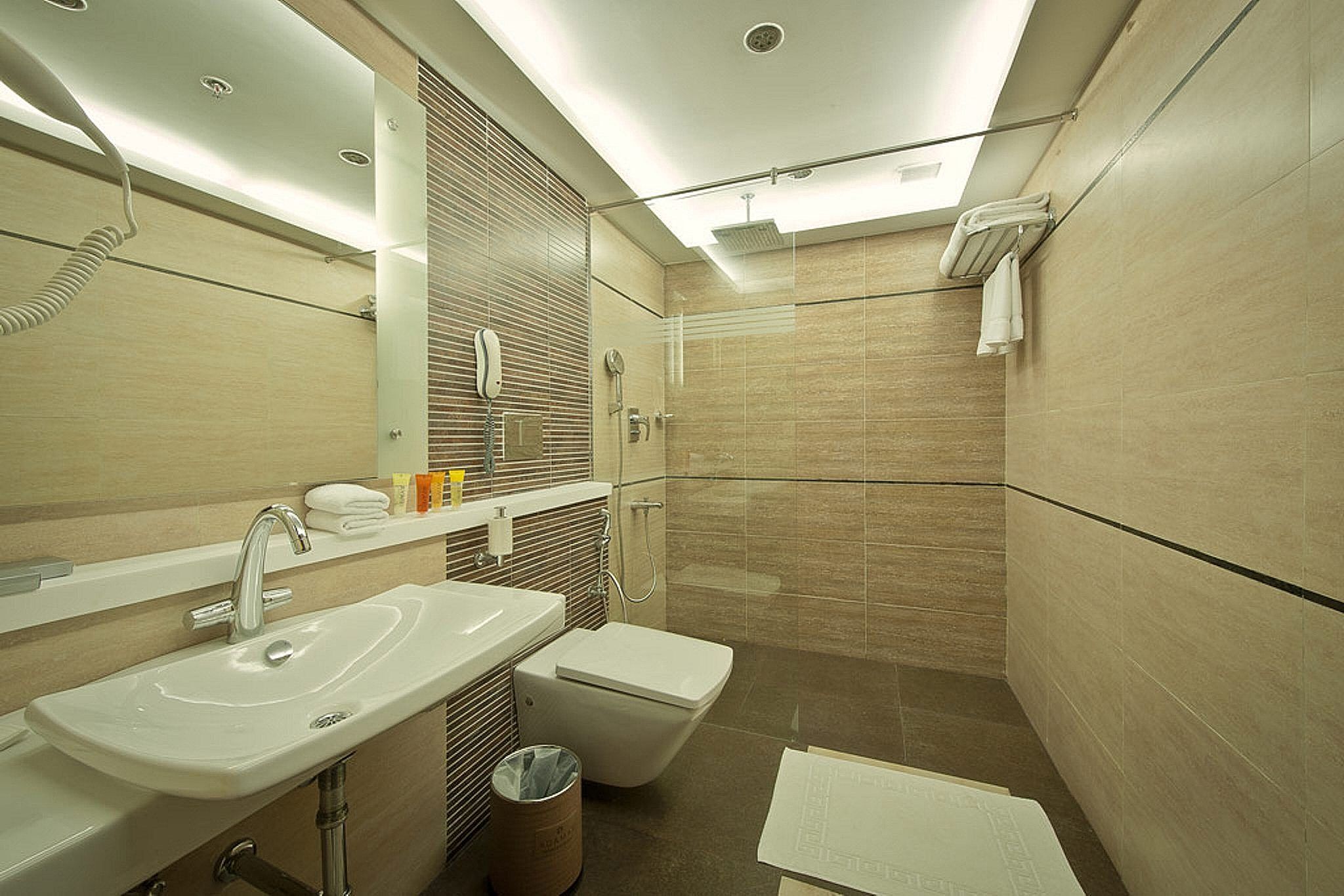 Ramada by Wyndham Chennai Egmore 1 King Bed Executive Non Smoking Room 7
