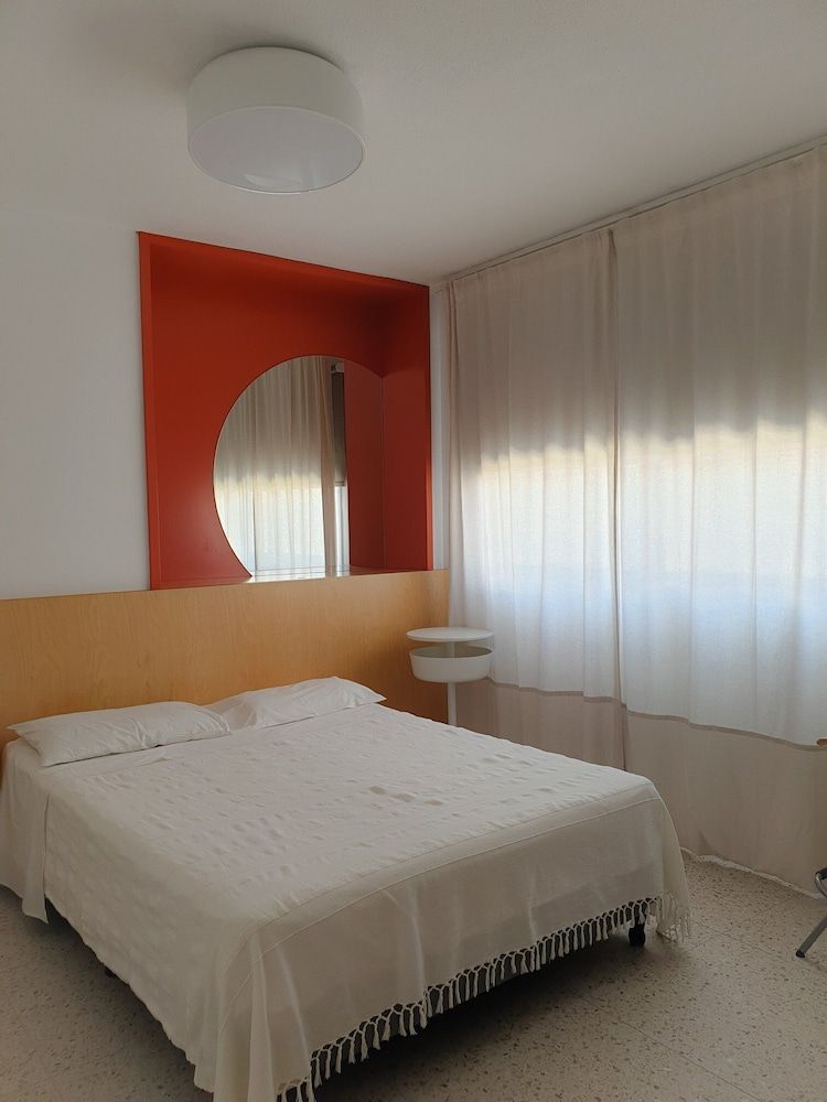 Apartment (Coral)