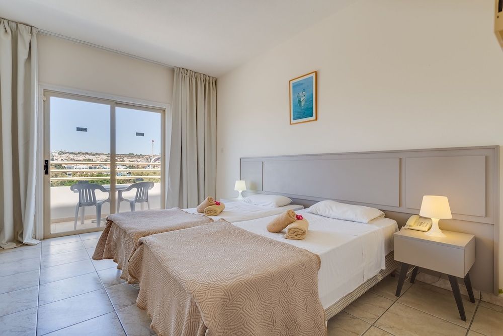 Family Room, City View