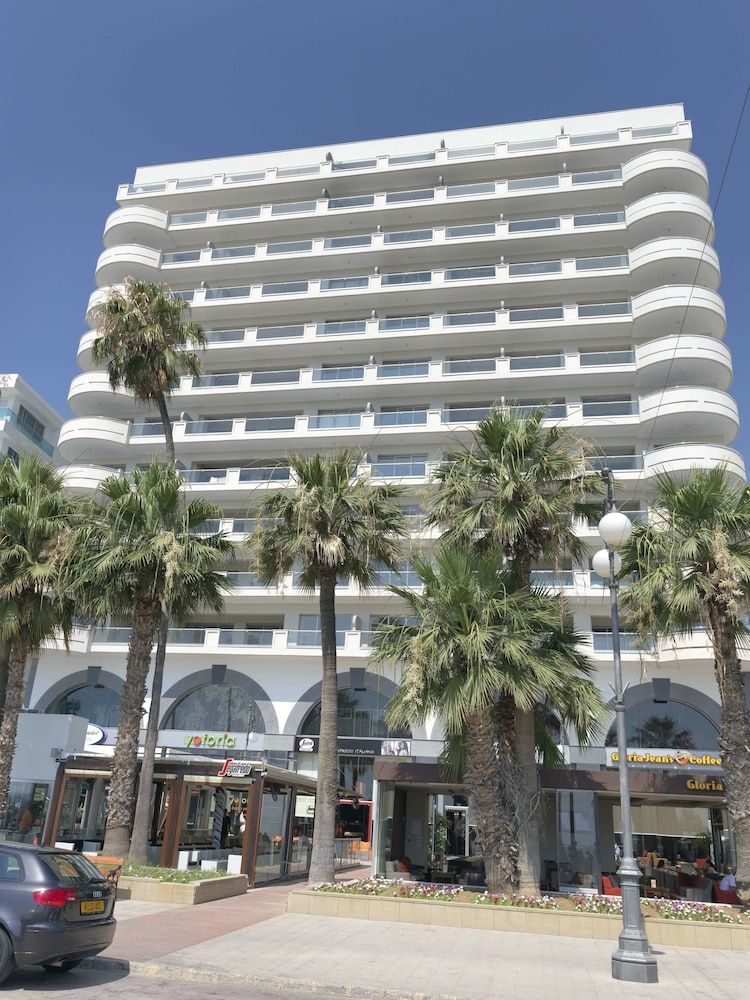 undefined Finikoudes Luxury Apartments 2