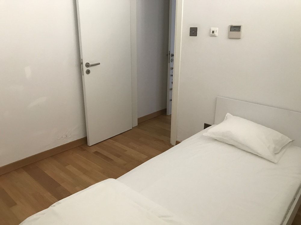 undefined Finikoudes Luxury Apartments 5