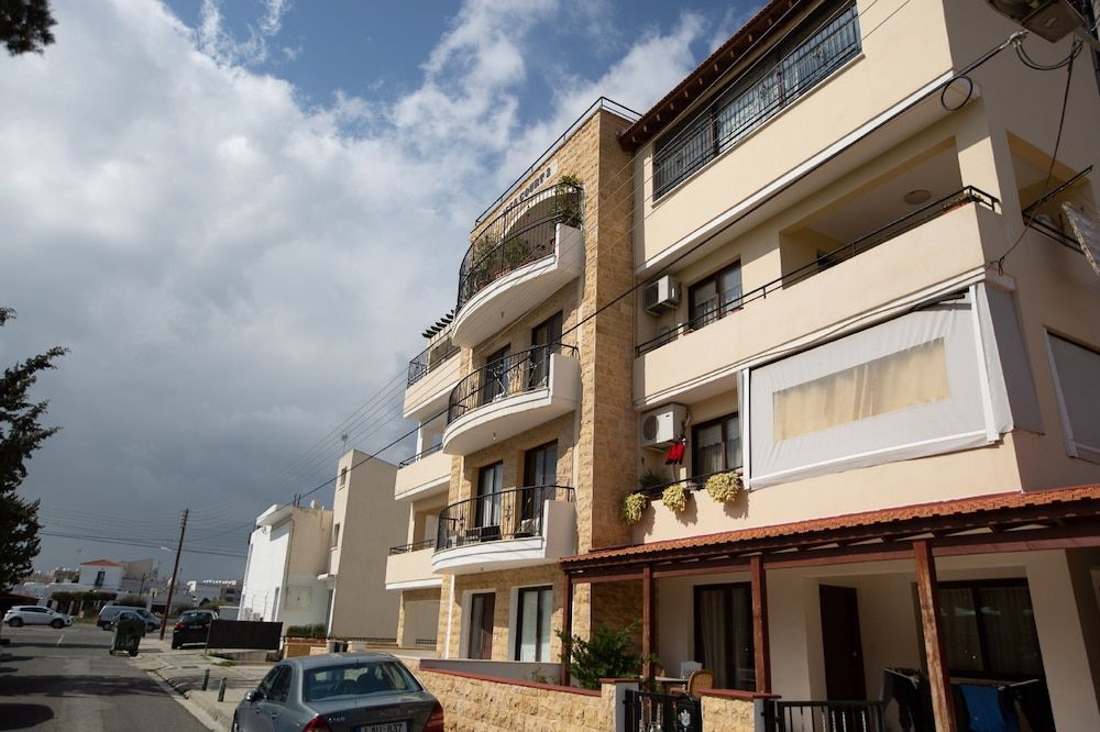 undefined Laila's Comfortable City Apartment 2