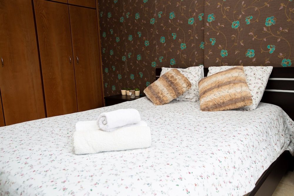 undefined Laila's Comfortable City Apartment 7