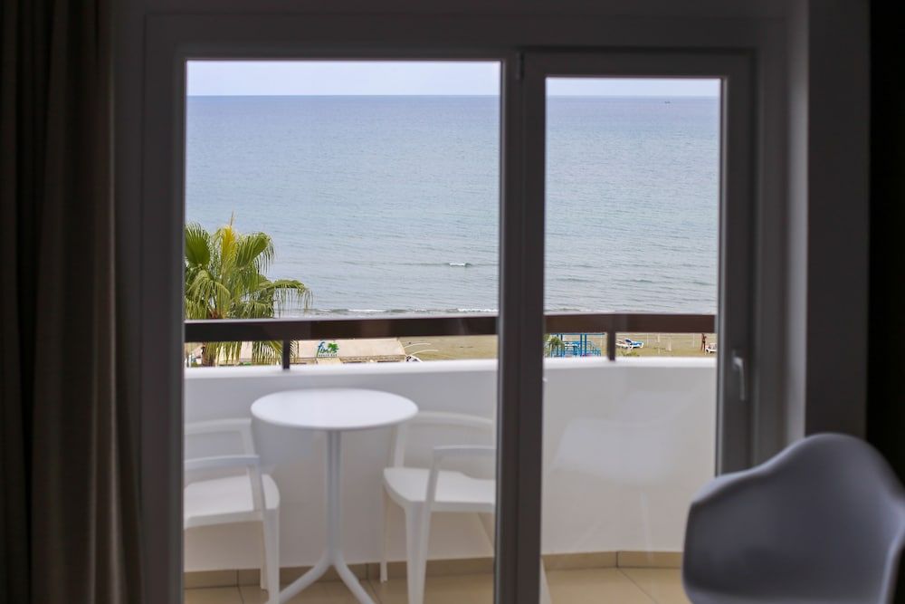 Les Palmiers Luxury Suites Apartment, Sea View 23