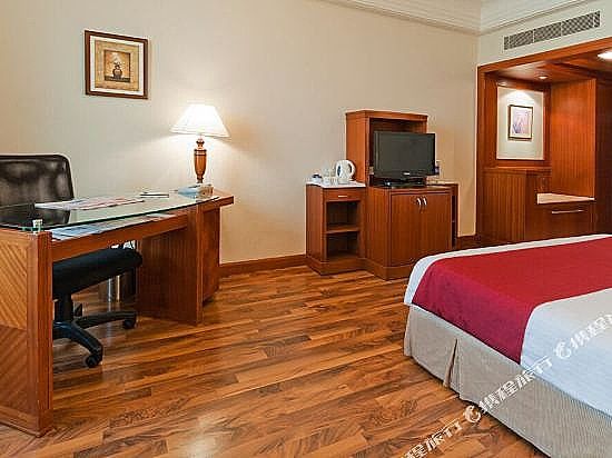 The Accord Metropolitan Superior Twin