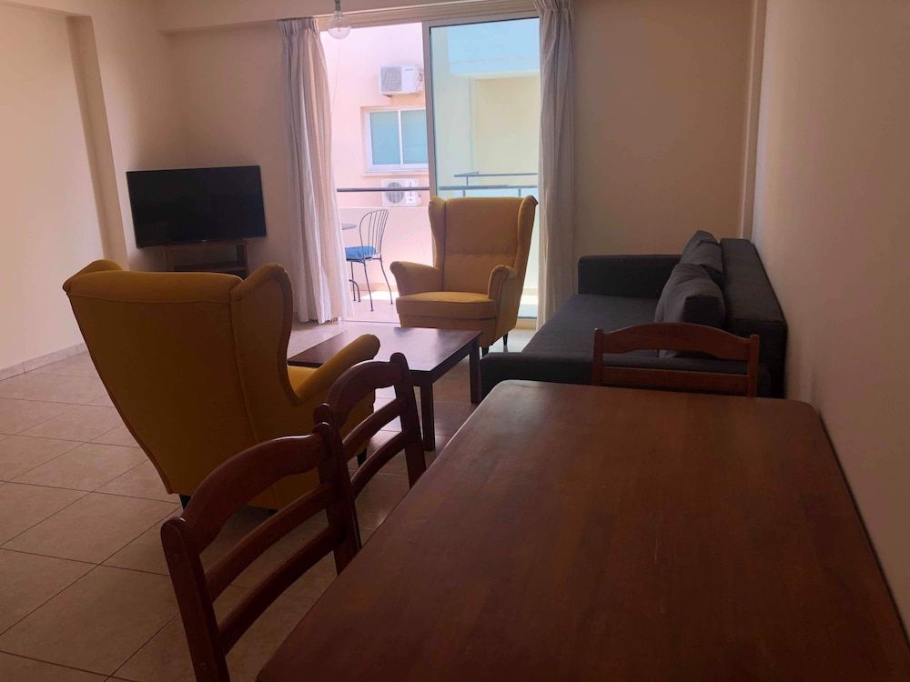 undefined 1 Bedroom Apartment near Beach 9