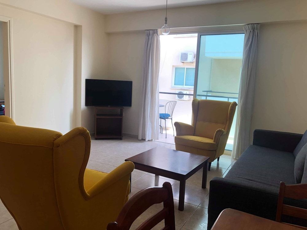 undefined 1 Bedroom Apartment near Beach 8