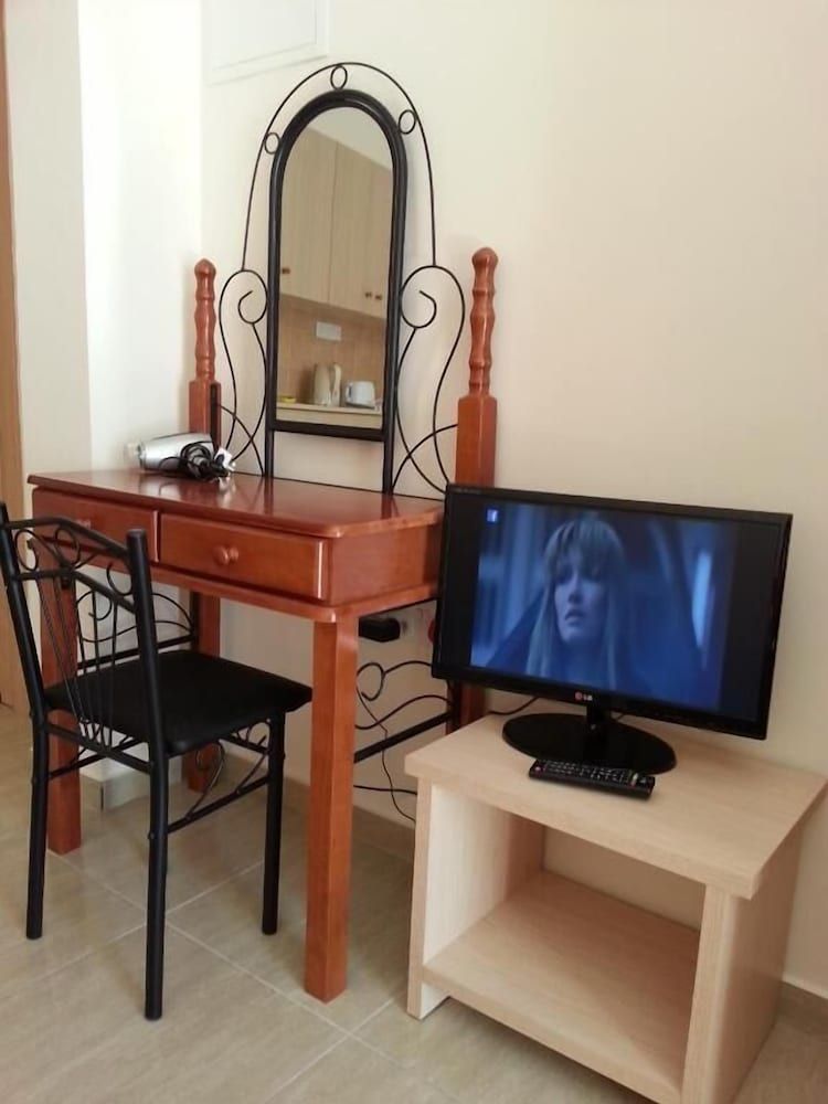 St. Lazaros House Twin Room 3