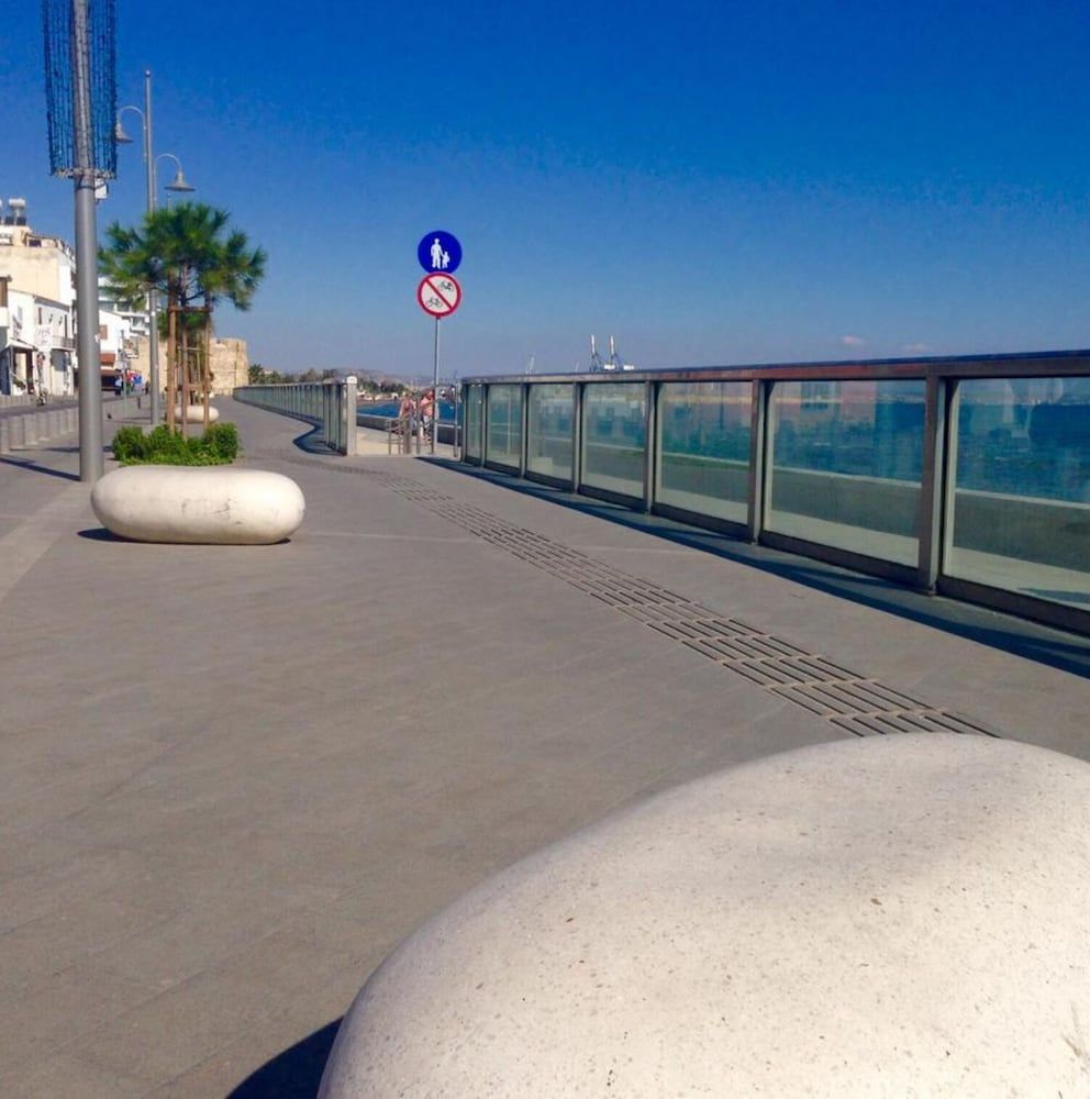 undefined Ne'r Beach Calm Place 8