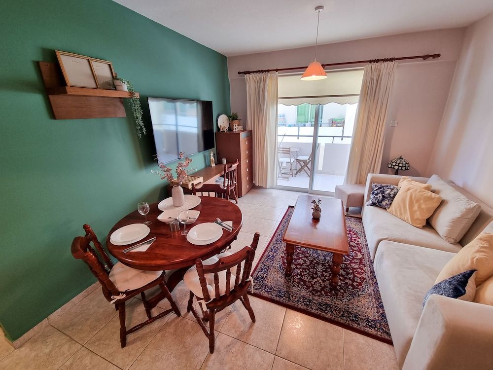 Dock Holiday Pool Apartment