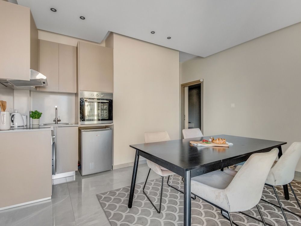 undefined Sanders Crystal - Darling 2-bdr Apt w Balcony 9