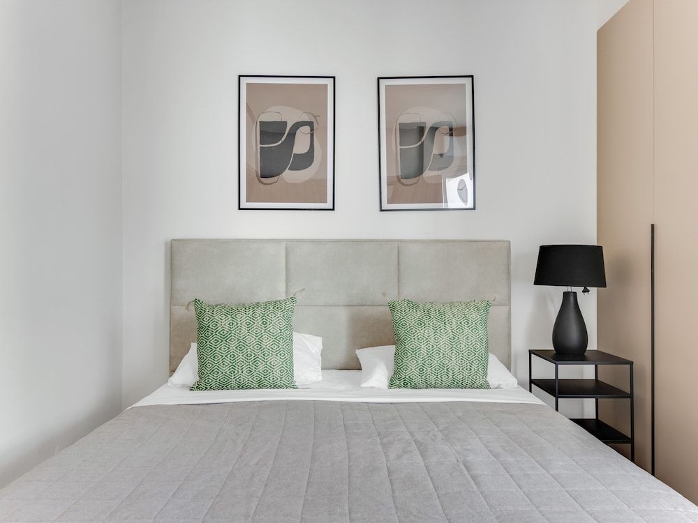 undefined Sanders Crystal - Inviting 2-bdr Apt w Balcony 10