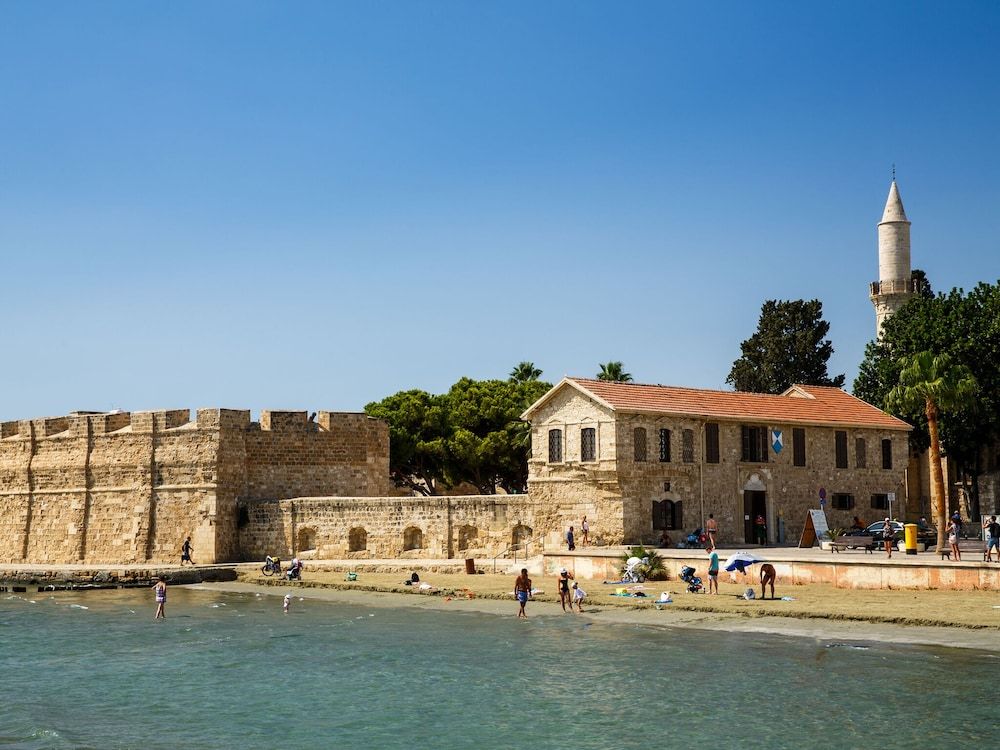 undefined Sanders Crystal - Petite 2-bdr Apt w Terrace 2