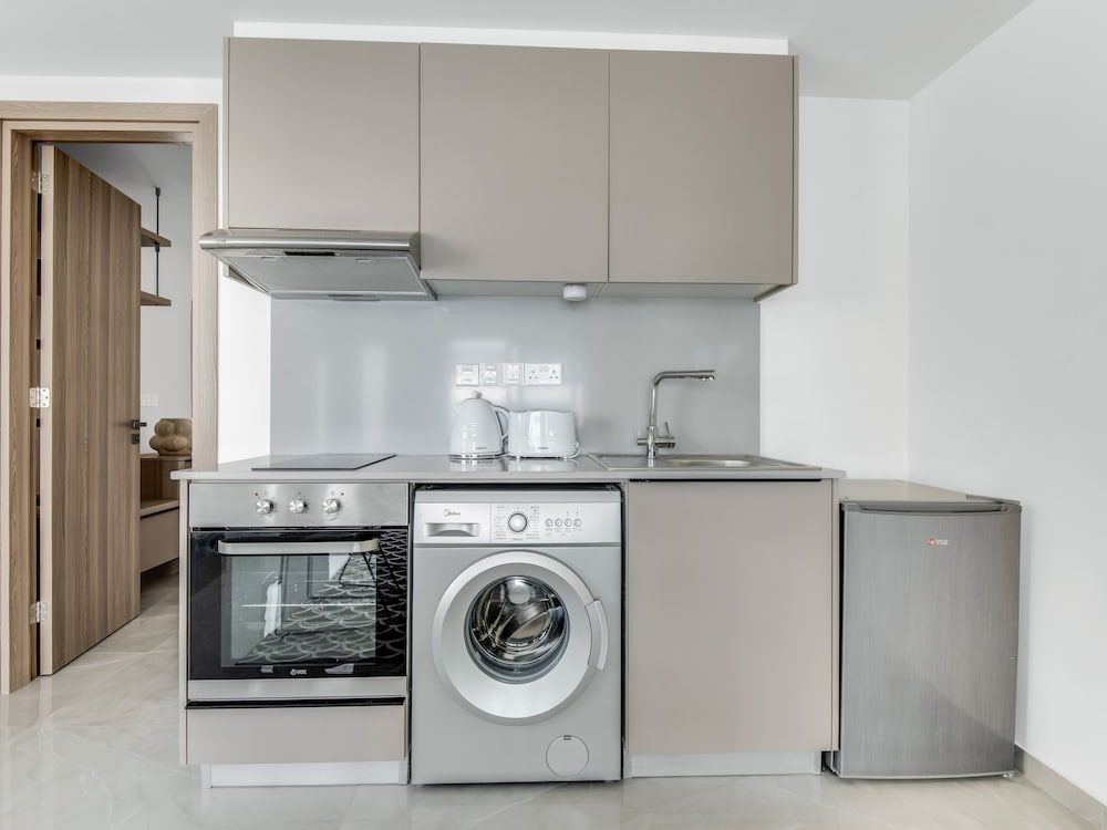 undefined Sanders Crystal - Cool 2-bdr Apt w Terrace 6