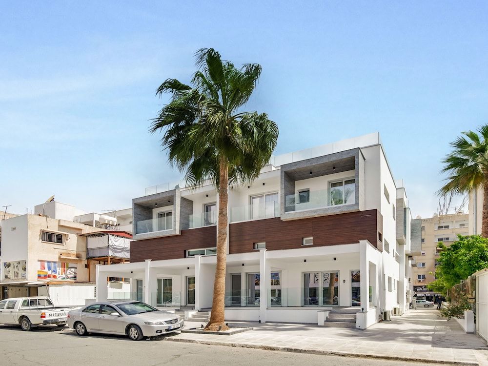 undefined Sanders Crystal - Cool 2-bdr Apt w Terrace 3