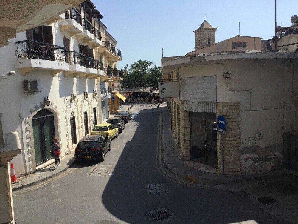 undefined Charming 1-bed Apartment in Larnaca 2