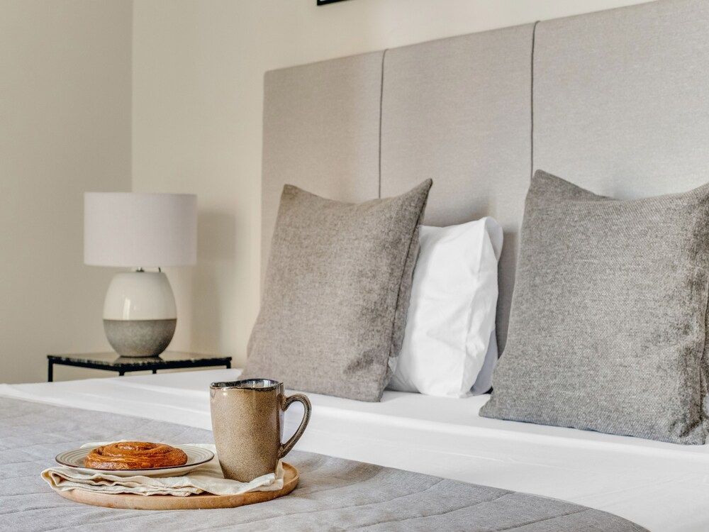 undefined Sanders Crystal - Humble 1-bdr Apt w Balcony 9