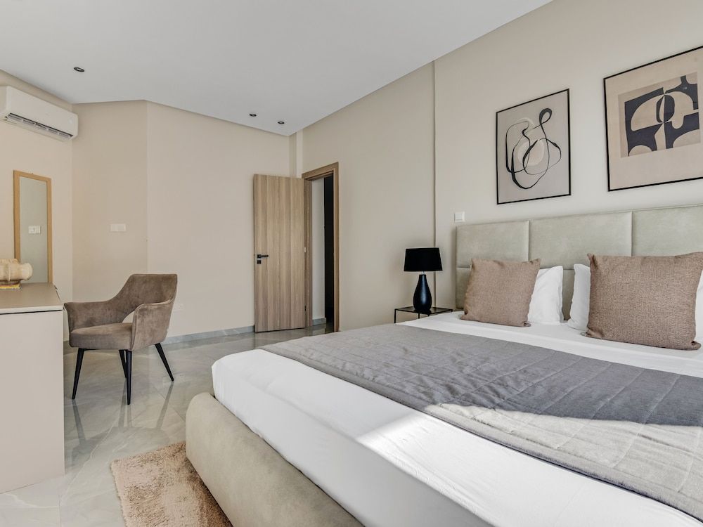 undefined Sanders Crystal - Dreamy 3-bdr Apt w Balconies 10