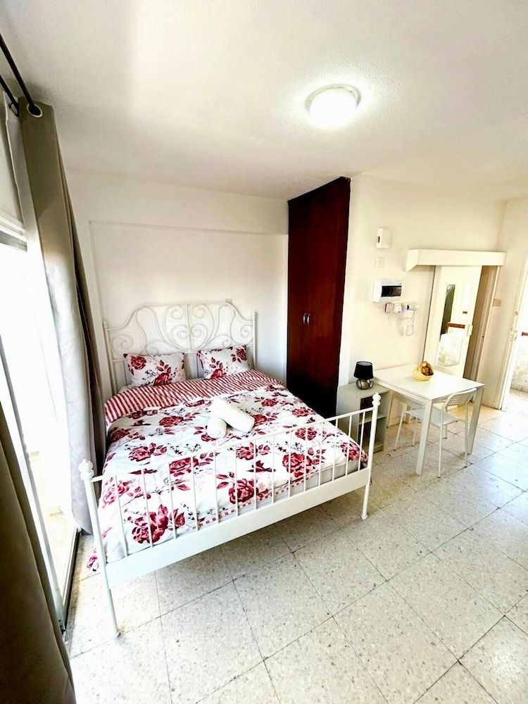 undefined Central Comfort Studio 6