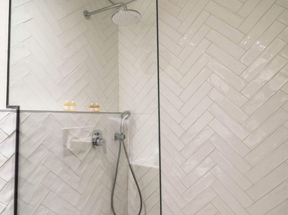 LIV The City Suites Classic Suite 5