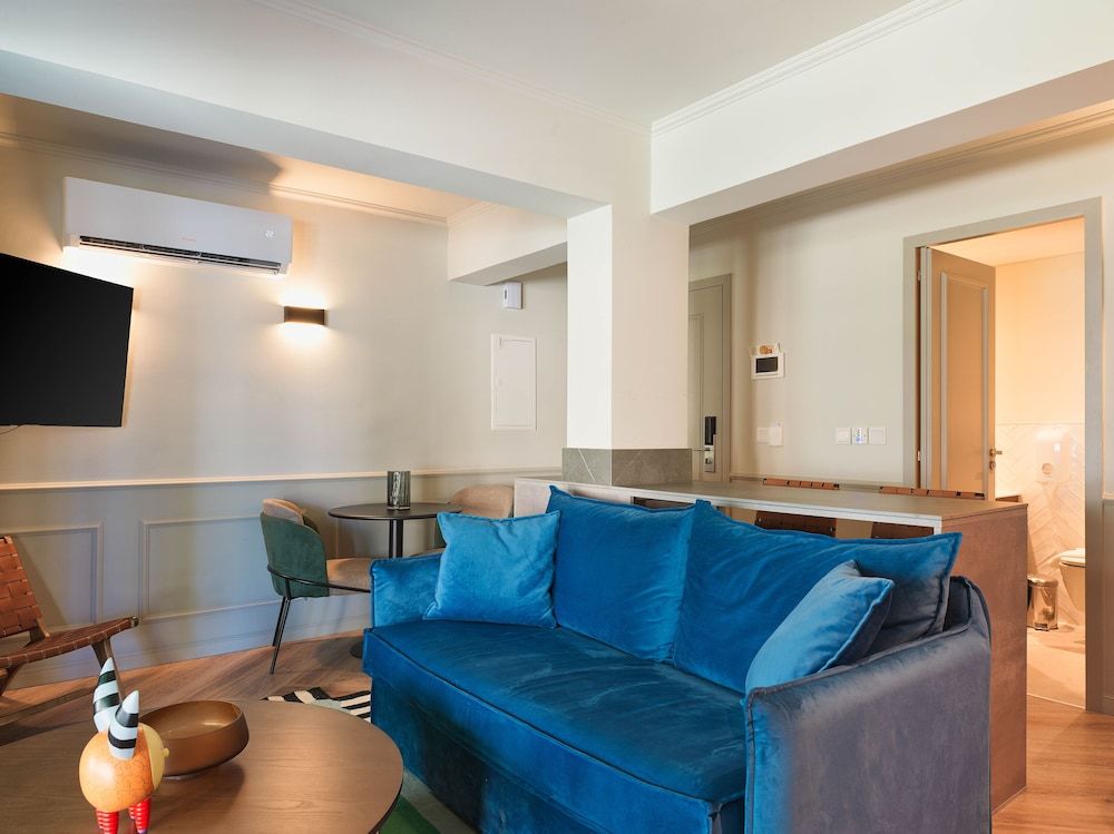 LIV The City Suites Classic Suite 11