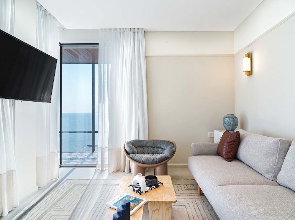 Superior Suite, Double and Sofa Bed, Sea View