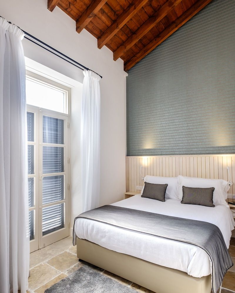 Limassol Old Town Mansion Basic Double Room, 1 Queen Bed, Non Smoking, City View 4